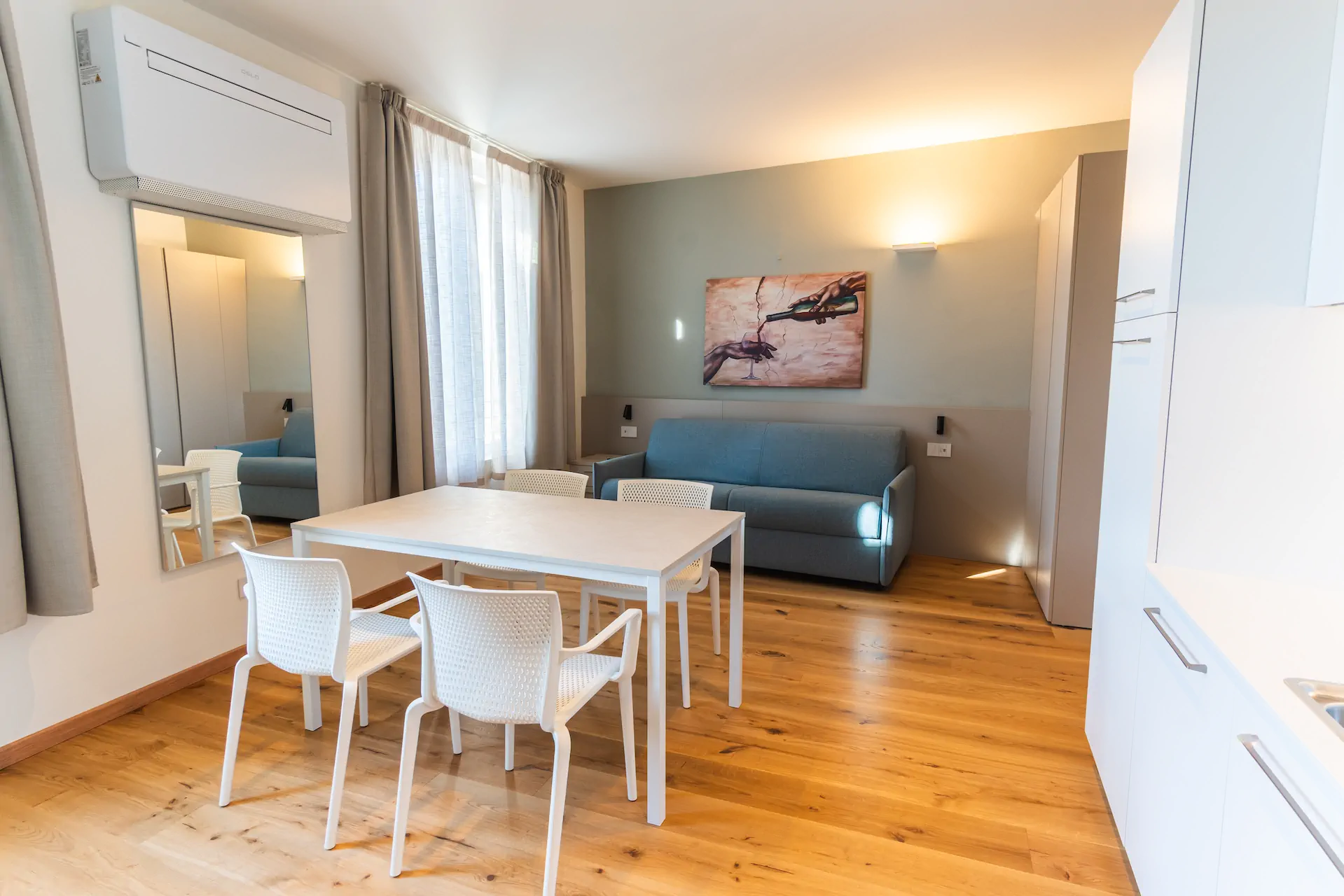 Tavolo e Divano - Canova - Progress Asolo Apartments - Appartamenti - Hospitality